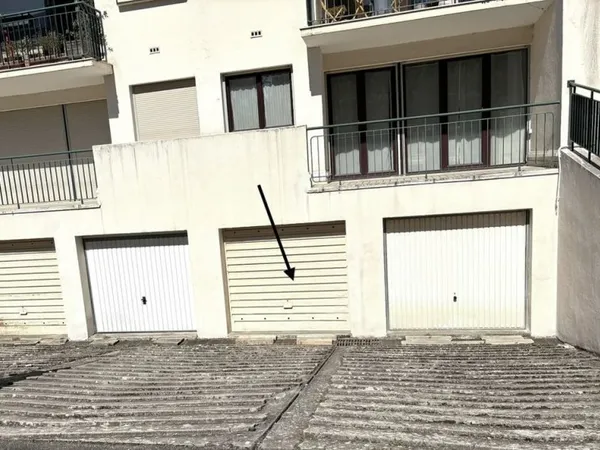 Garage box 16 m2 à l'Hay les Roses