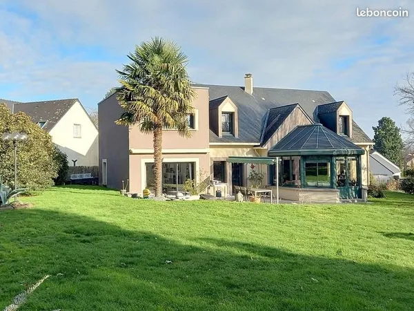 Maison 10 pièces 250 m²
