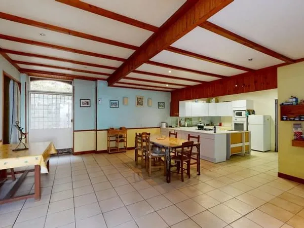 Maison de village à rénover avec atelier de 130 m²