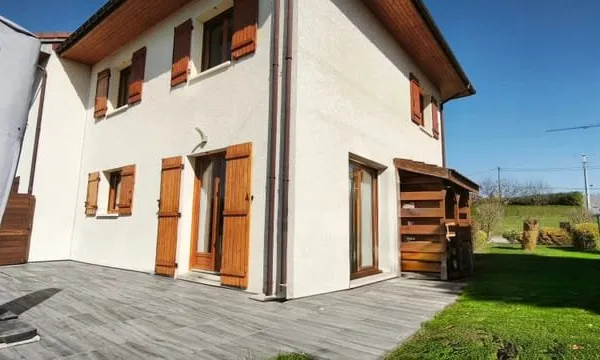 Maison - Terrain - Plat - 3 Chambres - Au Calme - Ensoleille