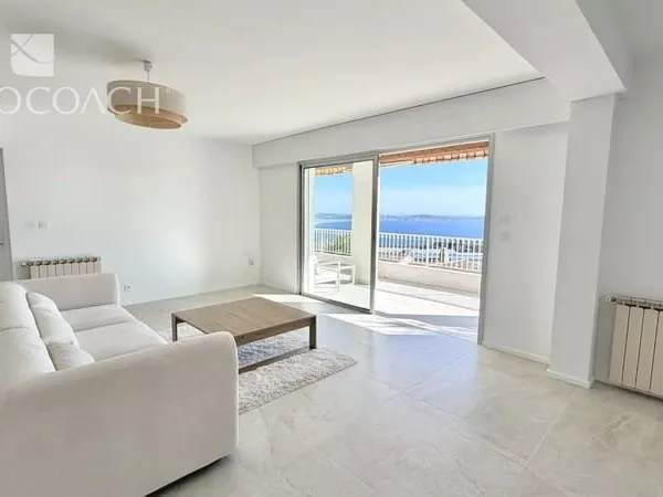 Appartement-Villa rénovée avec vue mer panoramique à Hyères