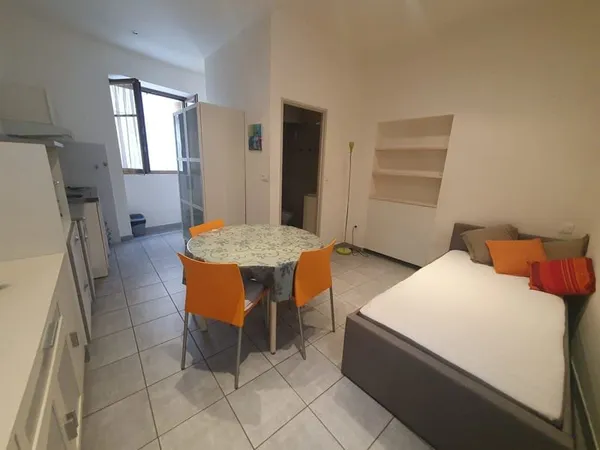 Joli studio meublé
