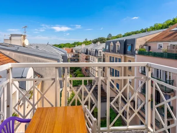 4 Pièces Dernier Etage Coeur de Ville Le Plessis-Robinso