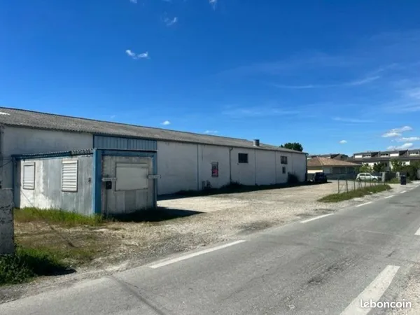 Local d'activité 800 m²
