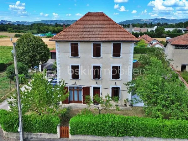 Maison 10 pièces 223 m²