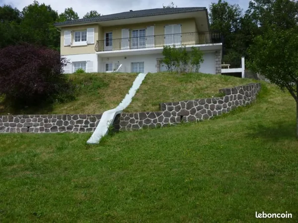 Maison 12 pièces au coeur du SANCY