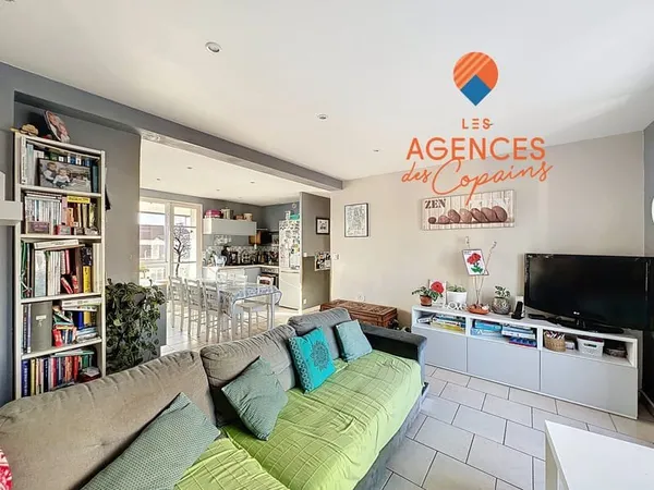 LA SEYNE-SUR-MER, CENTRE VILLE, T4 TRAVERSANT RENOVE, AU CALME, SANS VIS A VIS