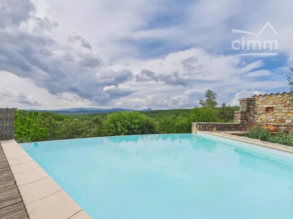 Superbe propriété avec vue sur les Cévennes à Saint-André-de-Cruzières