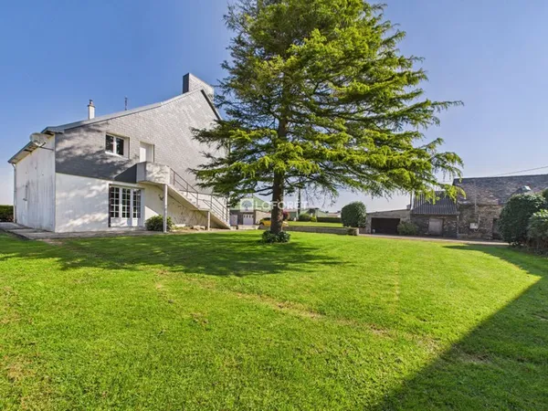 Maison 10 pièces 217 m²