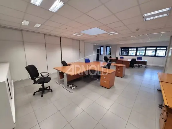 Bureaux 12 pièces 355 m²