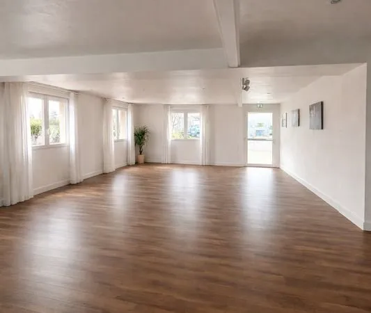 Location Local Professionnel / Bureau - 52m² - PMR, Clim, Parking