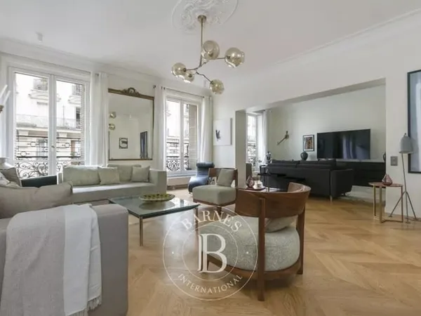 Paris 8 - Square du Roule - Appartement 223 m2 - 3 chambres - Renové