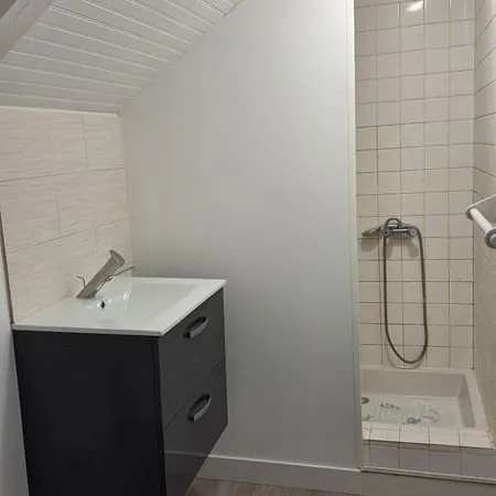 Appartement T2.première occupation après rénovation centre de Melesse