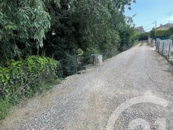 Terrain constructible 541 m²