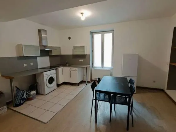 A vendre appartement de 58m2 au sol (38 loi Carrez) idéal pour investissement locatif ou premier ach