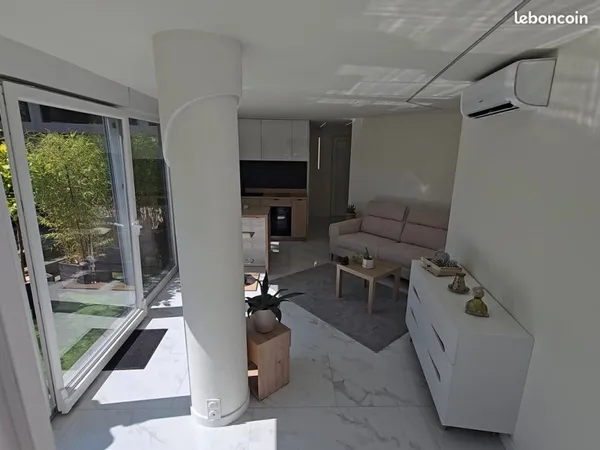 Studio lumineux près de la mer, au coeur du calme et de la verdure