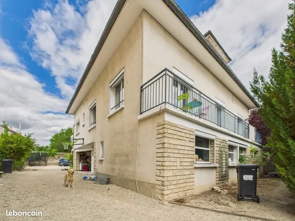 Propriété 7 pièces 235 m²