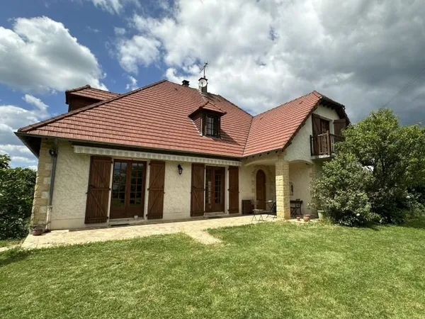 Maison 6 pièces 267 m²