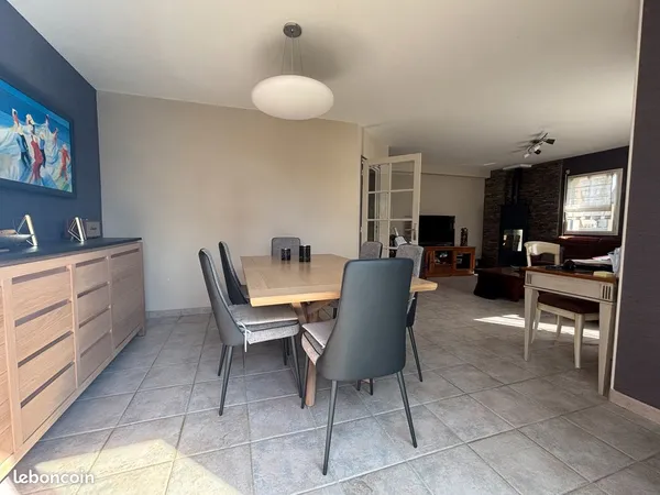 Maison d'architecte sur sous-sol complet - Env. 115 m² - Lumineuse et fonctionnelle