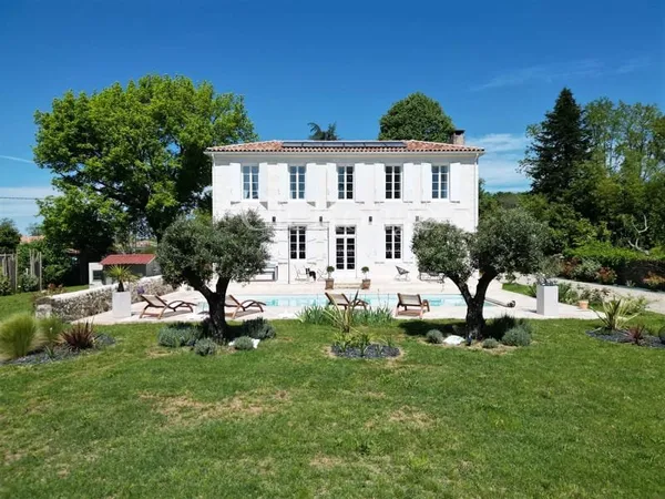 Proche de Noaillan - Magnifique maison bourgeoise rénovée avec piscine