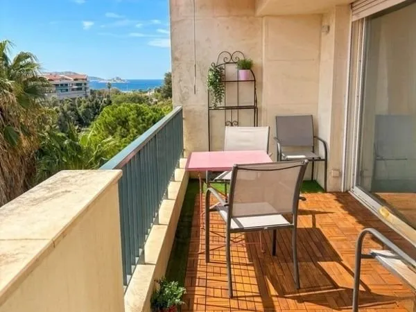 90 m2: Vue Panoramique & Prestige de la Résidence Borély