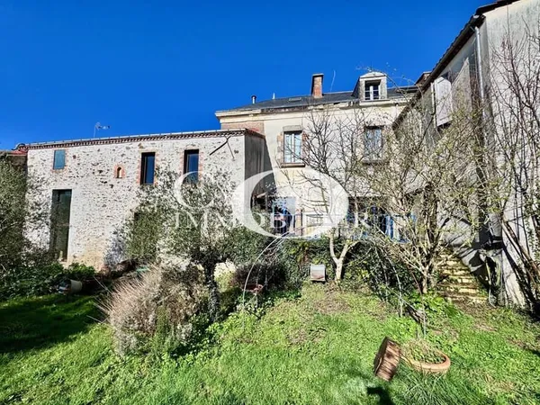 Demeure de caractère 300 m2 Jardin clos Sud Rocheservi