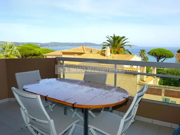 F2 POUR 4 PERSONNES : 100 mètres des plages !