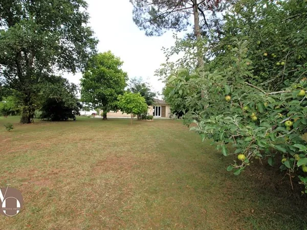 Maison et dépendances - Avensan 171 m²