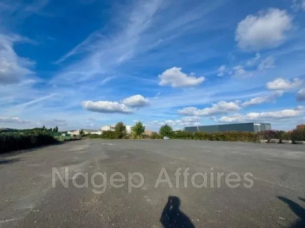 Terrain 3023 m²
