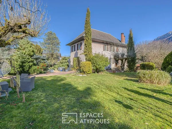 Maison de Maitre du XVIIIe avec son parc arboré de 2400 m²