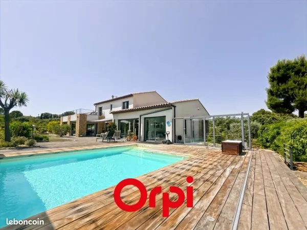Maison 6 pièces 232 m²