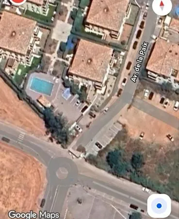Place de parking extérieur privative (non fermée)