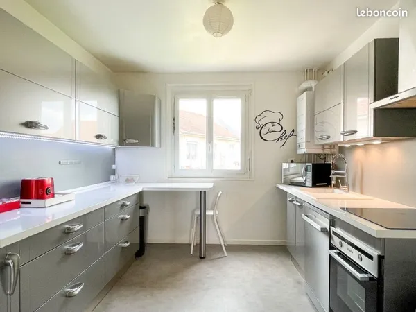 Grand appartement T5 - 97 m2