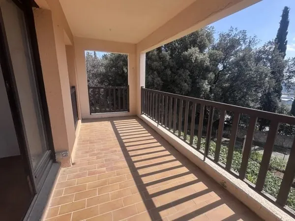 Appartement avec terrasse plein sud, garage et parking - Saint-Jacques à Grasse
