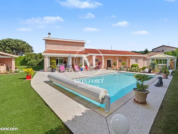 Maison 6 pièces 225 m²
