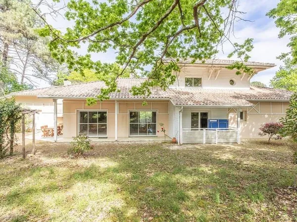 Maison 6 pièces 208 m²