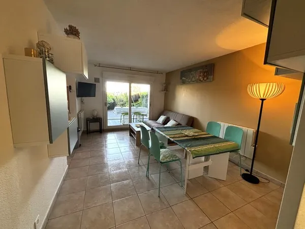 Joli T3 55 m2 avec grande terrasse à 300 m de la plage