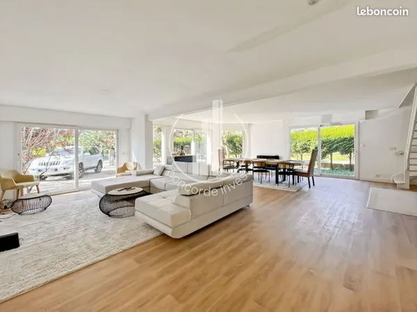 Villa 8 pièces 152 m²
