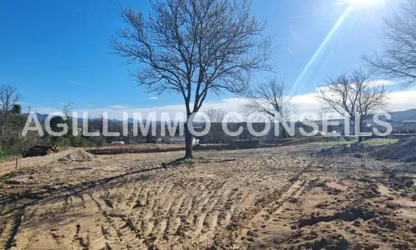 Terrain plat constructible 400 m2