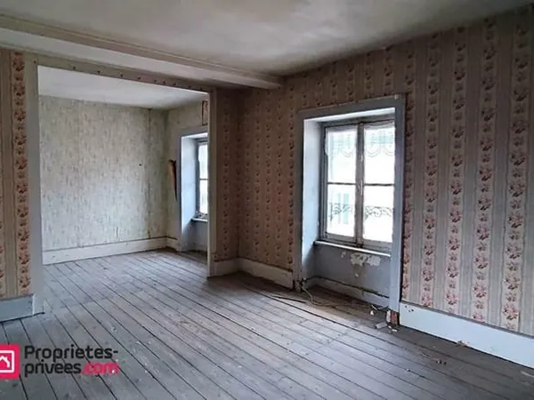 THIZY-LES-BOURGS (69240) Immeuble à réhabiliter 250 m² sur 5 niveaux