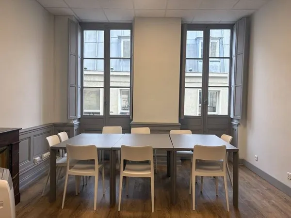 Bureaux 65 m²