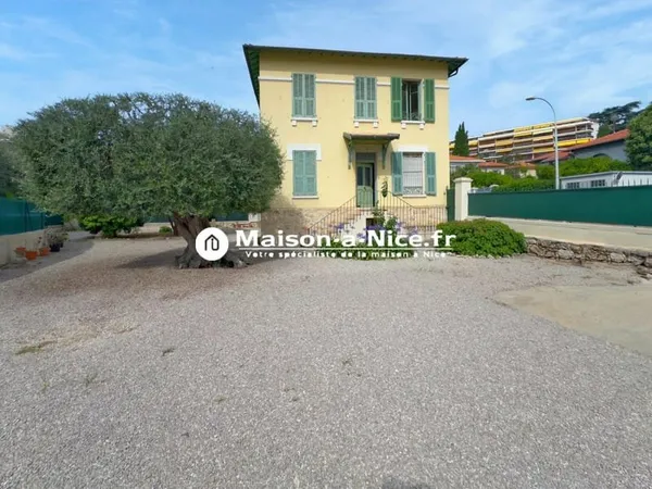 Maison 9 pièces 180 m²