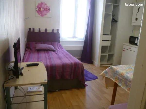 Prox Saint-Pol-de-Léon STUDIO meublé dispo septembre