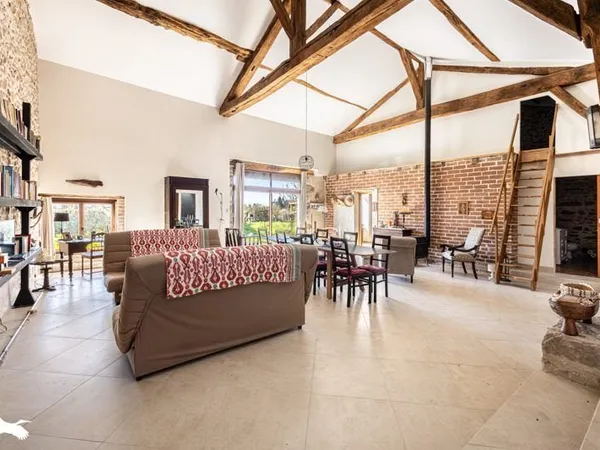 Maison en pierre de 5 pièces principales