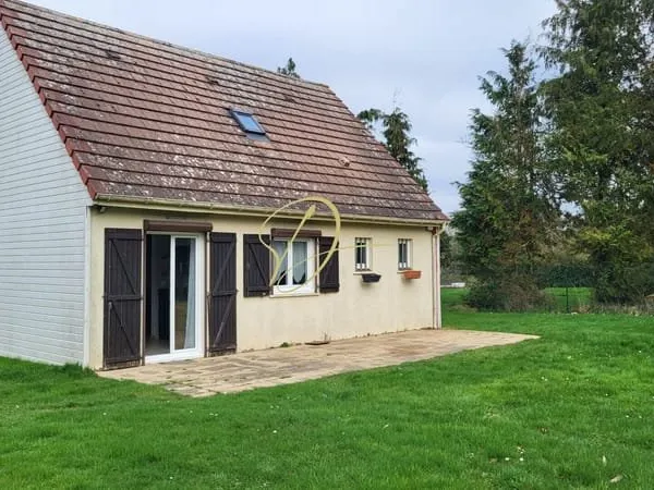Maison 4 pièces 95 m², 1 500 m² terrain clos.