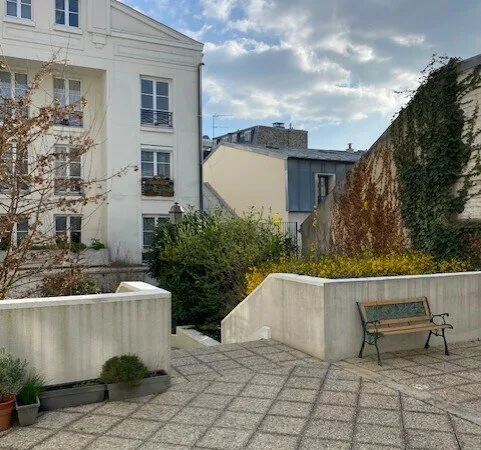 STUDIO Rue de Bagnolet !