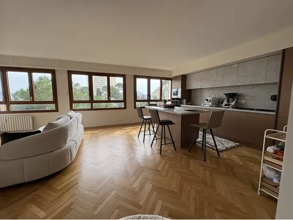 Appartement 4 pièces 100 m²