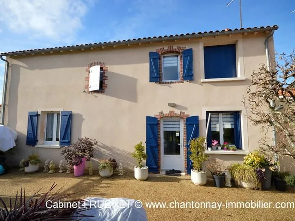 CHANTONNAY - Jolie maison en centre ville