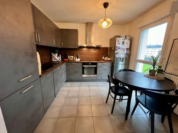 Loue appartement T2 meublé 43m² Nantes Gare -parking et terrasse