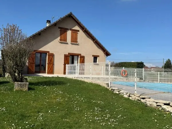 Charmante maison pleine nature avec piscine à vendre en excl